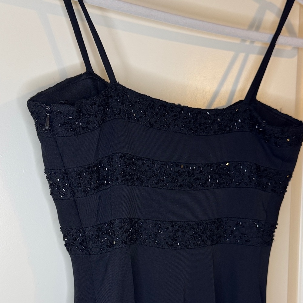 Elegant Black Dress with Sheer Overlay - Picture 6 of 7